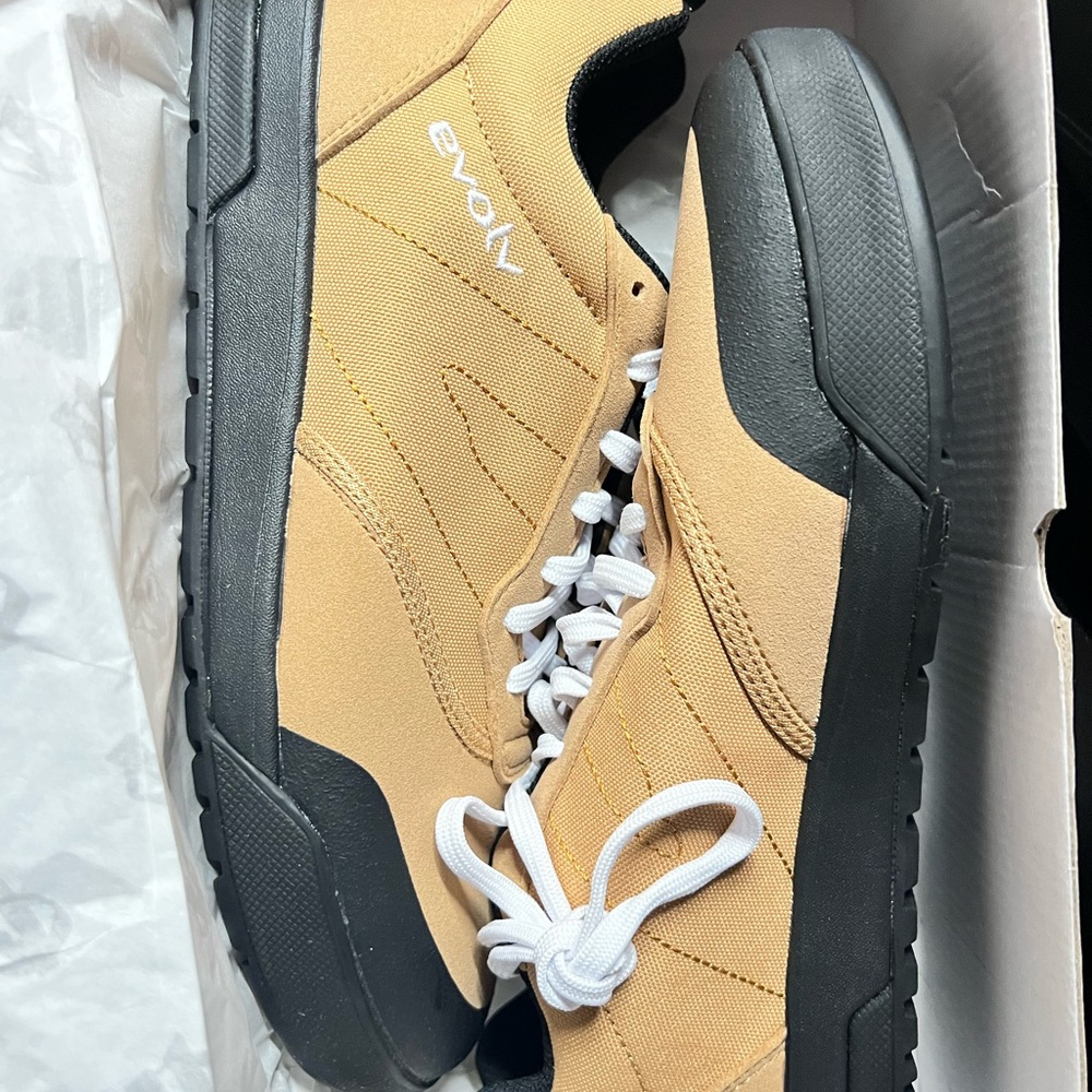 Evolv Tan Women's Sneakers